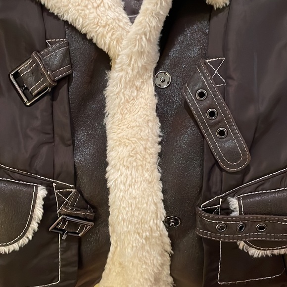 Brown Creenstone Winter Coat (European Brand) - Picture 15 of 15